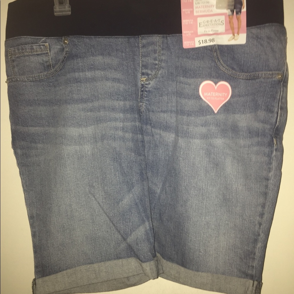 Maternity shorts